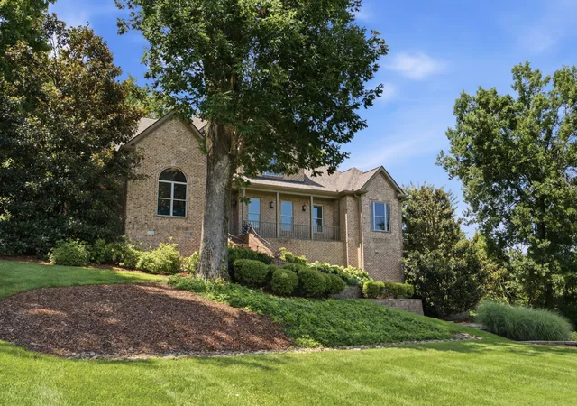 Homes for sale in Brentwood, TN | 1112 Radnor Glen Dr, Brentwood, TN 37027 | MLS# 3263458