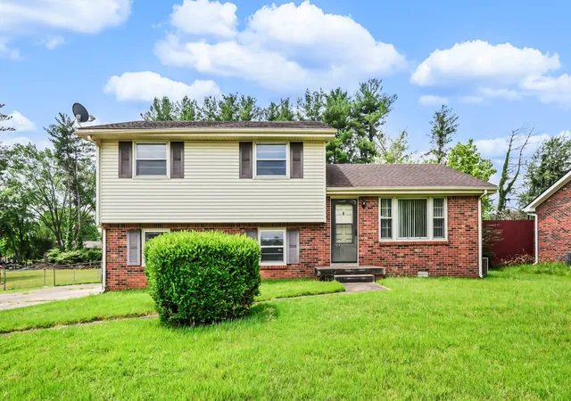 1st image of 309 Dale Ter, Clarksville, TN 37042 | MLS# 3234016