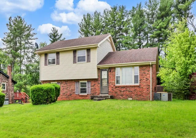 Photo 3 of Single family home for sale at 309 Dale Ter, Clarksville, TN 37042 | MLS# 3234016 | Listing updated on 2026-10-11