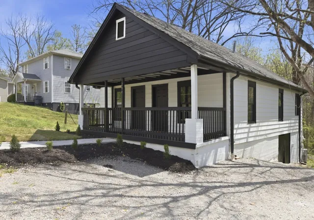 Photo 2 of Single family home for sale at 206 Winding Way, Mc Minnville, TN 37110 | MLS# 3233990 | Listing updated on 2026-09-01