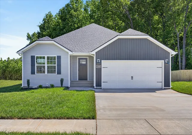 Photo 3 of Single family home for sale at 325 Tisha Ct, Clarksville, TN 37042 | MLS# 3234850 | Listing updated on 2026-09-26