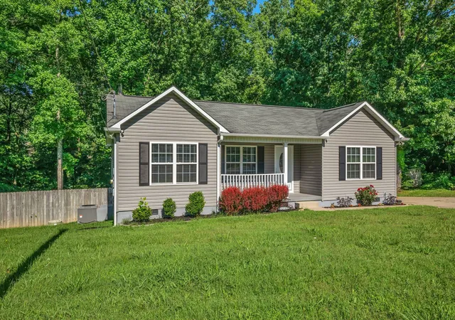 Homes for sale in White Bluff, TN | 306 Twilight Ct, White Bluff, TN 37187 | MLS# 3244983