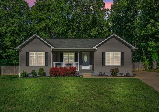 Homes for sale in White Bluff, TN | 306 Twilight Ct, White Bluff, TN 37187 | MLS# 3244983