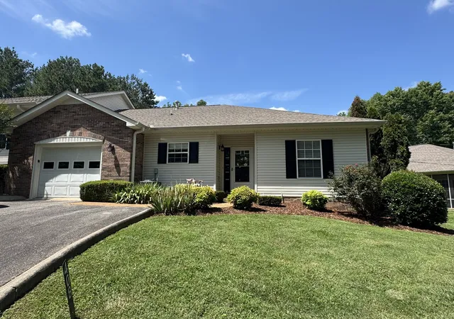 1st image of 408 Village Cir, Dickson, TN 37055 | MLS# 3234170