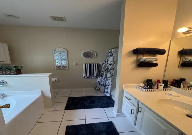 2nd image of 408 Vlg Cir, Dickson, TN 37055