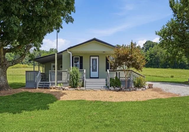 Homes for sale in Belvidere, TN | 840 Crawford Ln, Belvidere, TN 37306 | MLS# 3234068