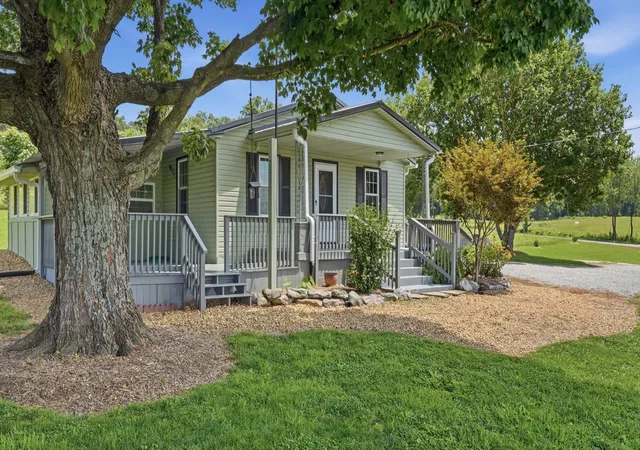 Homes for sale in Belvidere, TN | 840 Crawford Ln, Belvidere, TN 37306 | MLS# 3234068