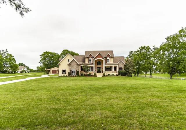 Photo 1 of Single family home for sale at 835 Douglas Bnd Rd, Gallatin, TN 37066 | MLS# 3234103 | Listing updated on 2026-09-30