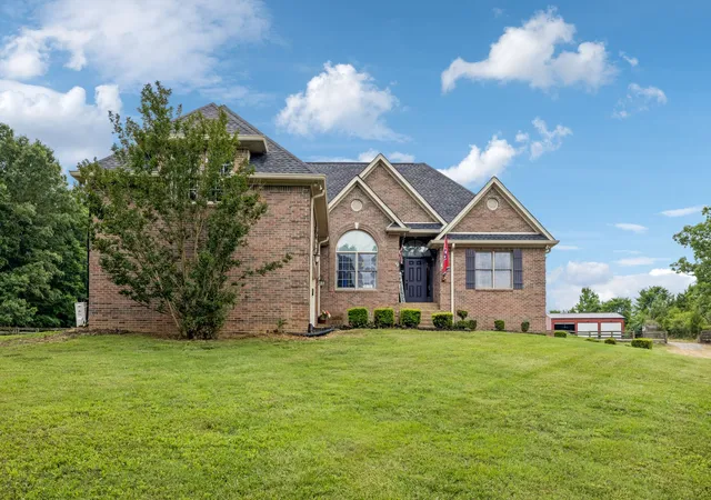 Homes for sale in Mc Ewen, TN | 947 Bold Springs Rd, Mc Ewen, TN 37101 | MLS# 3243344