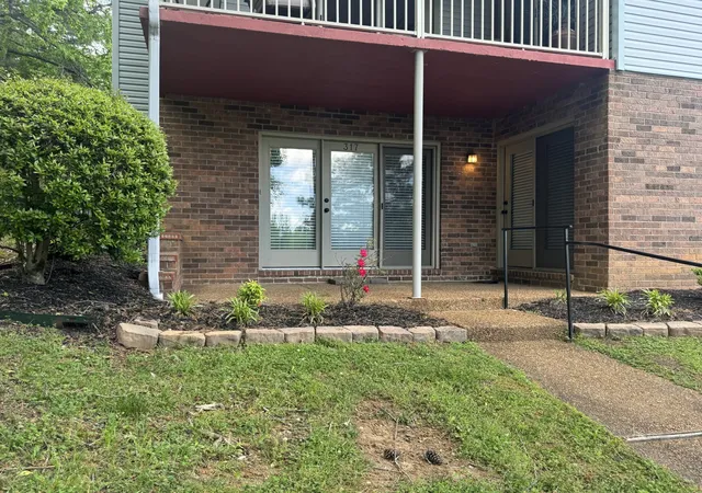 1st image of 317 Village Ln W, Dickson, TN 37055 | MLS# 3239741