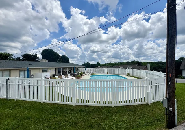 14th image of 317 Village Ln W, Dickson, TN 37055 | MLS# 3239741