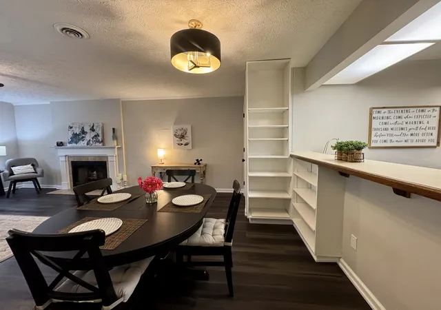 Listing Photo 5 - Condo for sale in building located at 317 Vlg Ln W, Dickson, TN 37055