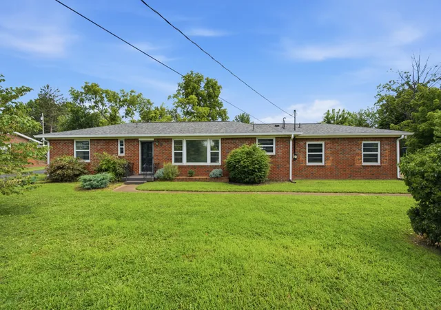 Homes for sale in Nashville, TN | 2512 Meadowood Dr, Nashville, TN 37214 | MLS# 3241929