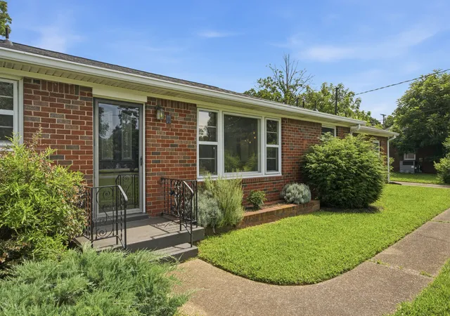Homes for sale in Nashville, TN | 2512 Meadowood Dr, Nashville, TN 37214 | MLS# 3241929