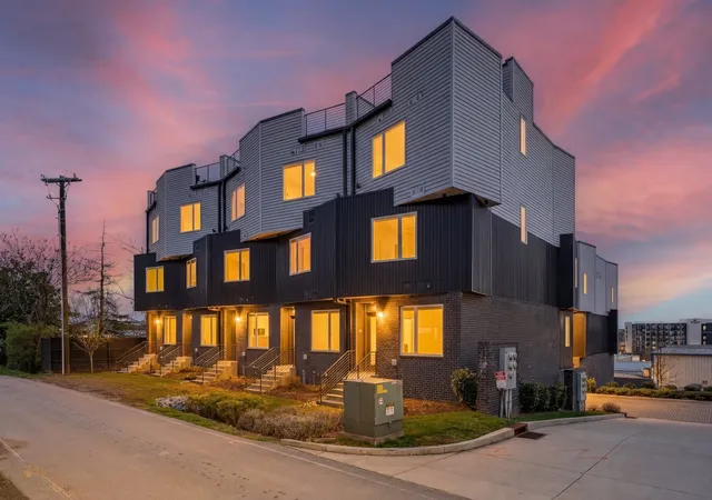 Photo 1 of Townhouse for sale at 2910 Felicia St #10, Nashville, TN 37209 | MLS# 3234249 | Listing updated on 2026-08-25