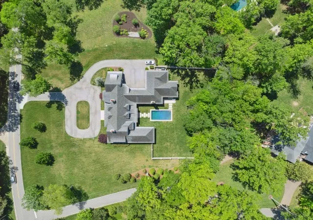 Photo 3 of Single family home for sale at 515 Jackson Blvd, Nashville, TN 37205 | MLS# 3234814 | Listing updated on 2026-06-11