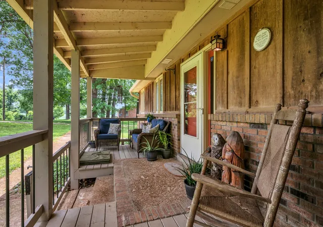 2nd image of 830 Hadley Rd, Clarksville, TN 37042 | MLS# 3234197