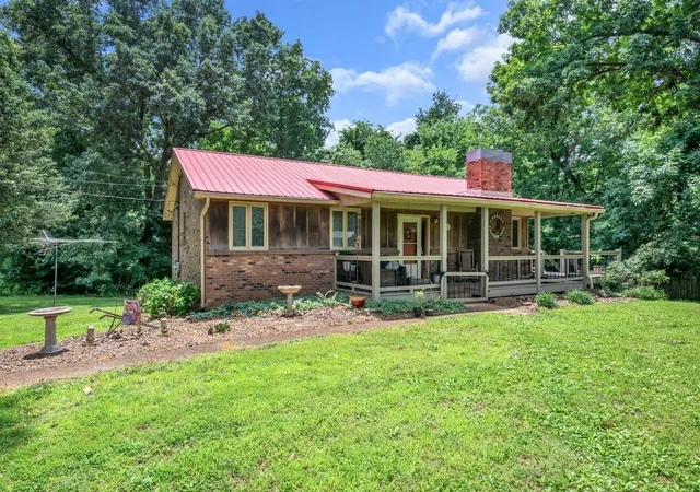 3rd image of 830 Hadley Rd, Clarksville, TN 37042 | MLS# 3234197
