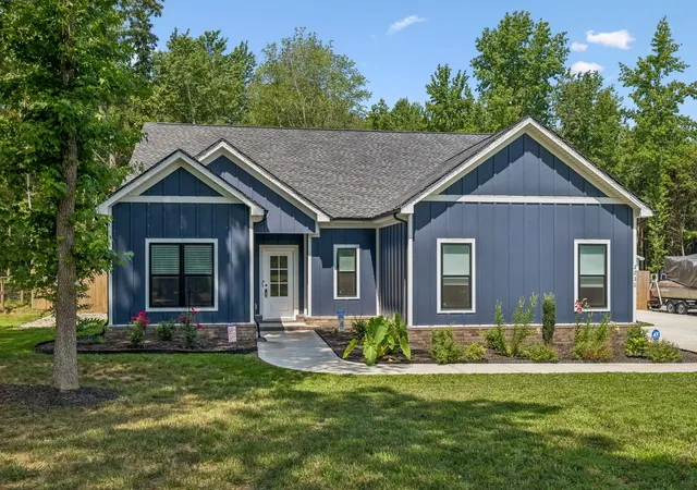 Photo 2 of Single family home for sale at 2230 Highway 48, Clarksville, TN 37040 | MLS# 3239732 | Listing updated on 2026-09-12