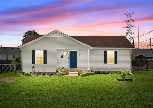 Homes for sale in Oak Grove, KY | 712 Carbondale Dr, Oak Grove, KY 42262 | MLS# 3245428