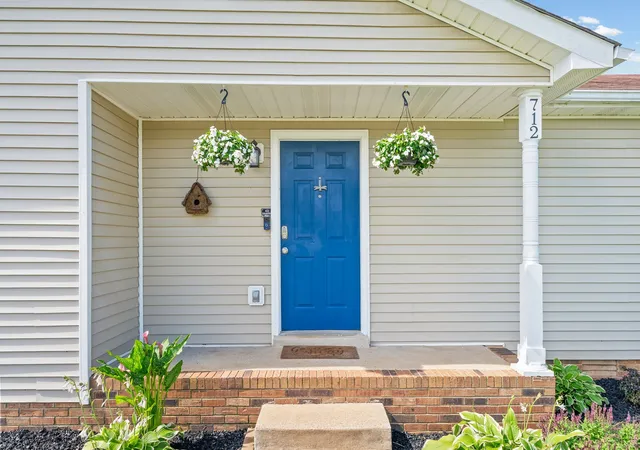 Photo 3 of Single family home for sale at 712 Carbondale Dr, Oak Grove, KY 42262 | MLS# 3245428 | Listing updated on 2026-09-29