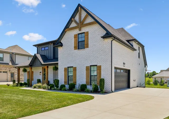 Homes for sale in Clarksville, TN | 409 Sheas Way, Clarksville, TN 37043 | MLS# 3239698