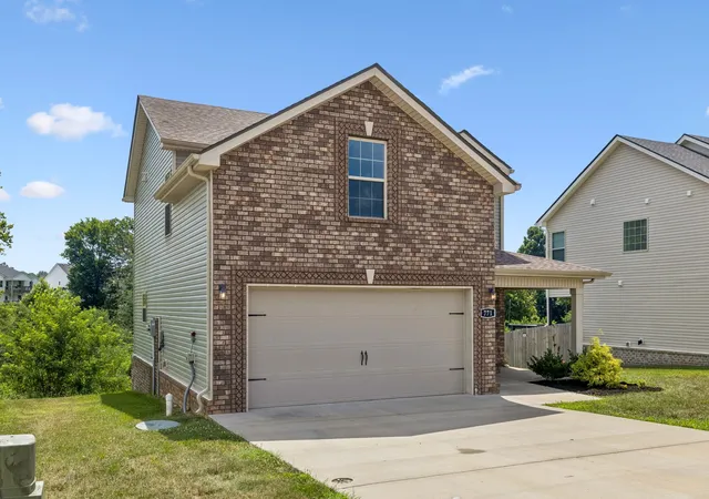Photo 3 of Single family home for sale at 771 Jodine Ann Dr, Clarksville, TN 37043 | MLS# 3256664 | Listing updated on 2026-09-21