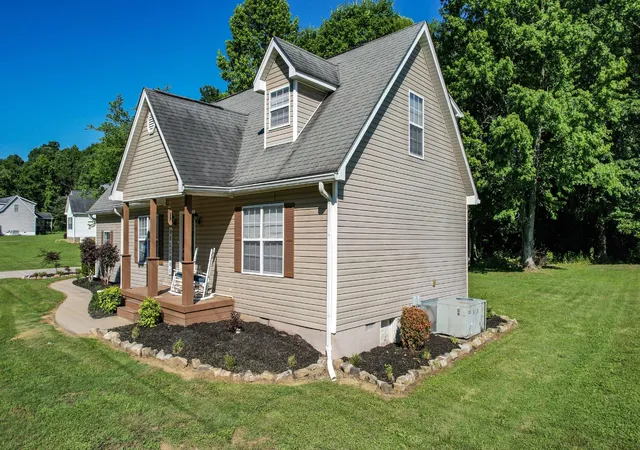 Photo 3 of Single family home for sale at 230 Lyles Rd SE, Cleveland, TN 37323 | MLS# 3234269 | Listing updated on 2026-08-19