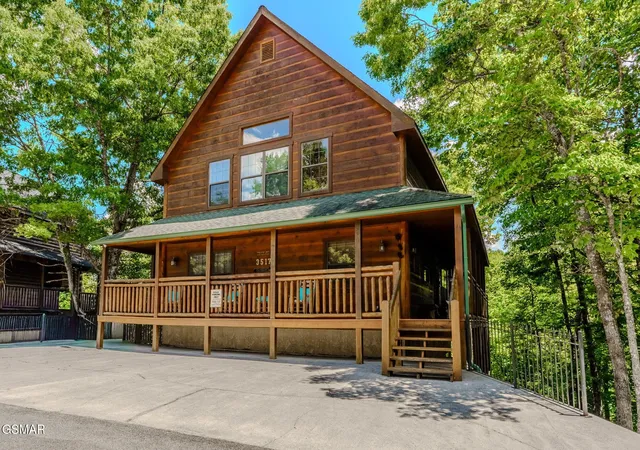 Photo 2 of Single family home for sale at 3517 Sand Ridge Way, Pigeon Forge, TN 37863 | MLS# 3278290 | Listing updated on 2026-09-17