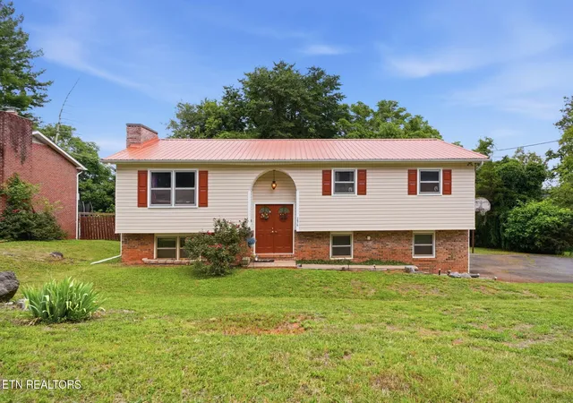 1st image of 236 Royal Dr, Kingsport, TN 37663 | MLS# 3234349