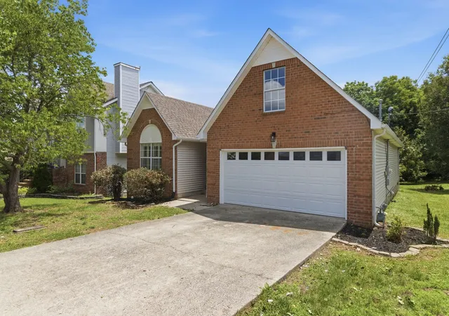 Homes for sale in Antioch, TN | 6612 Shadyview Dr, Antioch, TN 37013 | MLS# 3234793