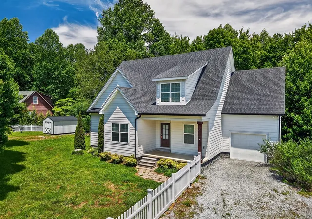 Photo 3 of Single family home for sale at 105 Shiloh Ln, Smithville, TN 37166 | MLS# 3234659 | Listing updated on 2026-08-26