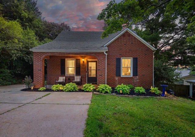 Homes for sale in Clarksville, TN | 109 Rudolph Dr, Clarksville, TN 37040 | MLS# 3239623