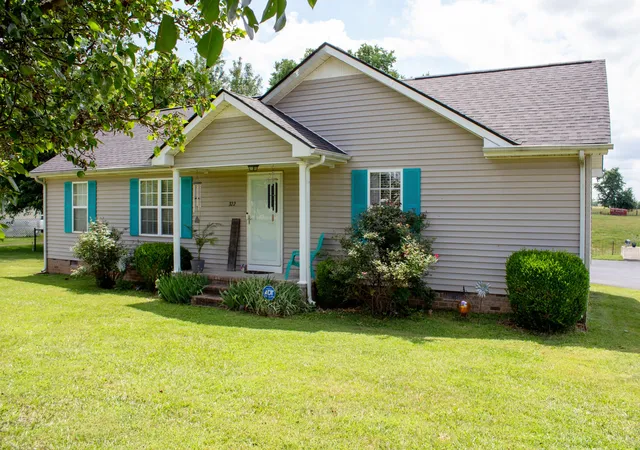 2nd image of 322 Joyce Cir, Lafayette, TN 37083 | MLS# 3234698