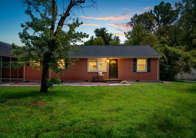 Photo 1 of Single family home for sale at 201 Pleasant Dr, Columbia, TN 38401 | MLS# 3234688 | Listing updated on 2026-09-02