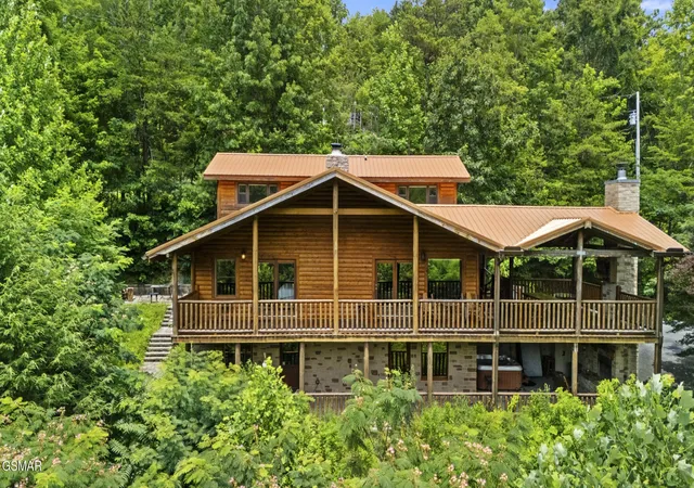 1st image of 4750 Townsend Dr, Gatlinburg, TN 37738 | MLS# 3307499