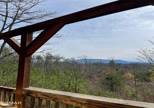 Photo 2 of Single family home for sale at 4225 Dollys Dr, Sevierville, TN 37876 | MLS# 3282633 | Listing updated on 2026-10-04