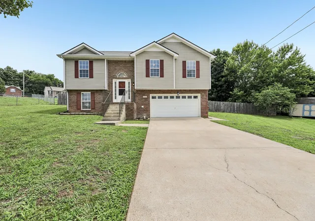 Photo 1 of Single family home for sale at 1045 Wisteria Ct, Clarksville, TN 37040 | MLS# 3234941 | Listing updated on 2026-06-16