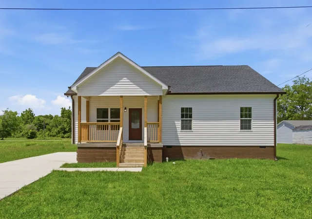 Homes for sale in Waverly, TN | 209 Armstrong St, Waverly, TN 37185 | MLS# 3246772