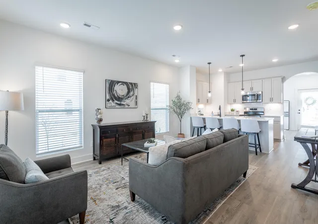 Photo 3 of Townhouse for sale at 1590 S Watkins St, Chattanooga, TN 37404 | MLS# 3234848 | Listing updated on 2026-06-17