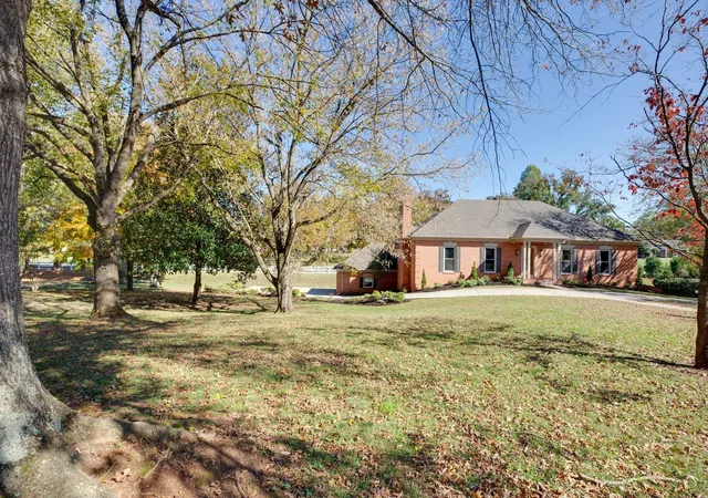 Photo 3 of Single family home for sale at 1419 Ascot Close, Murfreesboro, TN 37130 | MLS# 3239583 | Listing updated on 2026-09-21