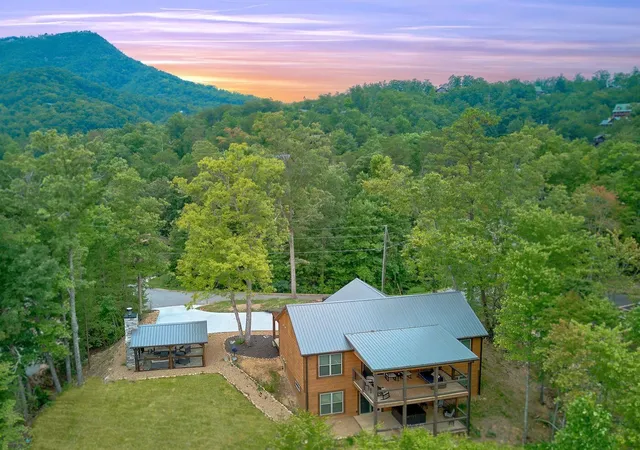 Photo 1 of Sale Pending at 1815 Deer Hvn Rd, Sevierville, TN 37876 | MLS# 3510486 | Listing updated on 2026-09-15