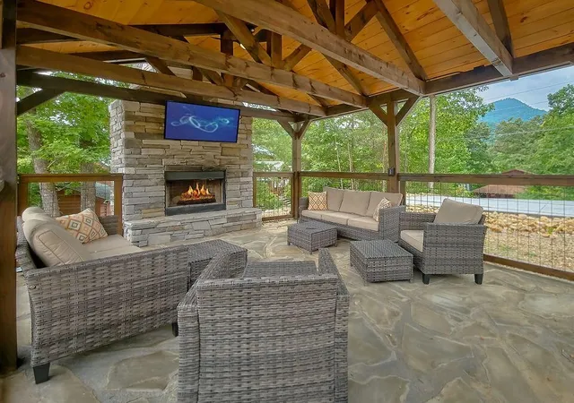 Photo 4 of Sale Pending at 1815 Deer Hvn Rd, Sevierville, TN 37876 | MLS# 3510486 | Listing updated on 2026-09-15