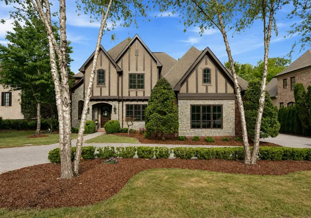 Photo 1 of Mansion for sale at 517 Excalibur Ct, Franklin, TN 37067 | MLS# 3526835 | Listing updated on 2026-08-28