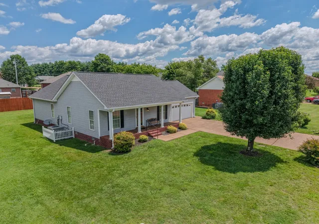 Photo 2 of Sale Pending at 1102 Wedgewood Dr, Gallatin, TN 37066 | MLS# 3244006 | Listing updated on 2026-07-28