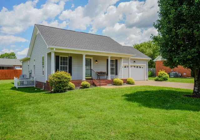 Photo 3 of Sale Pending at 1102 Wedgewood Dr, Gallatin, TN 37066 | MLS# 3244006 | Listing updated on 2026-07-28