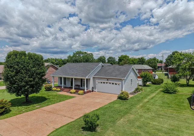 Photo 1 of Sale Pending at 1102 Wedgewood Dr, Gallatin, TN 37066 | MLS# 3244006 | Listing updated on 2026-07-28