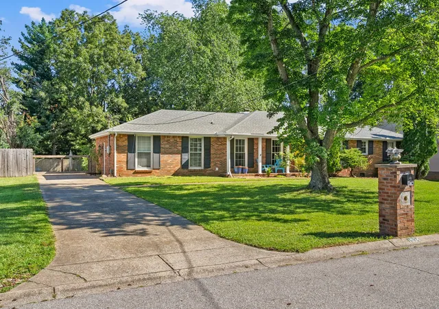 4th image of 1534 Armistead Dr, Clarksville, TN 37042 | MLS# 3245923