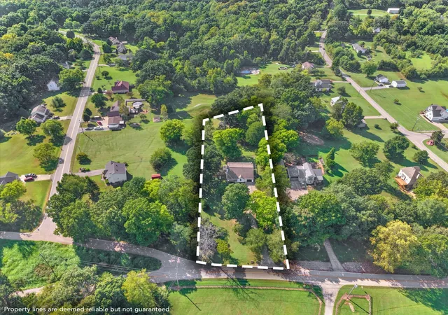 Photo 2 of Single family home for sale at 380 Martin Rd, Clarksville, TN 37042 | MLS# 3242576 | Listing updated on 2026-10-09