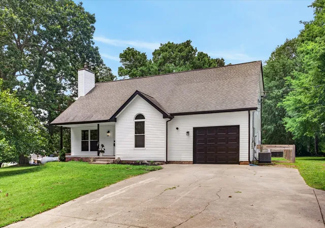 Homes for sale in Clarksville, TN | 380 Martin Rd, Clarksville, TN 37042 | MLS# 3242576